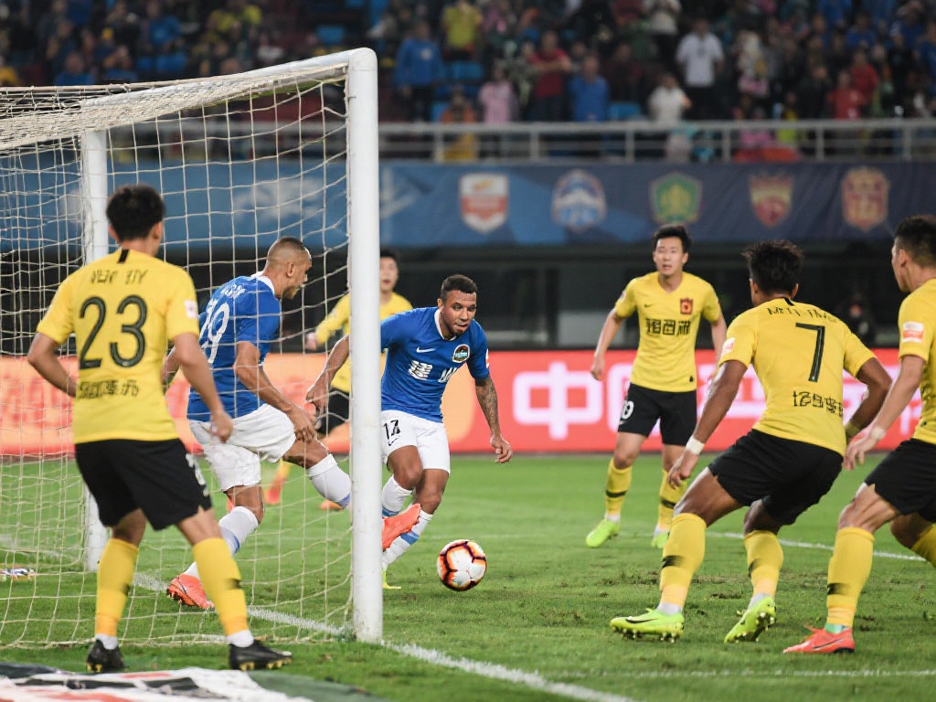 中国足球的 中国足球的